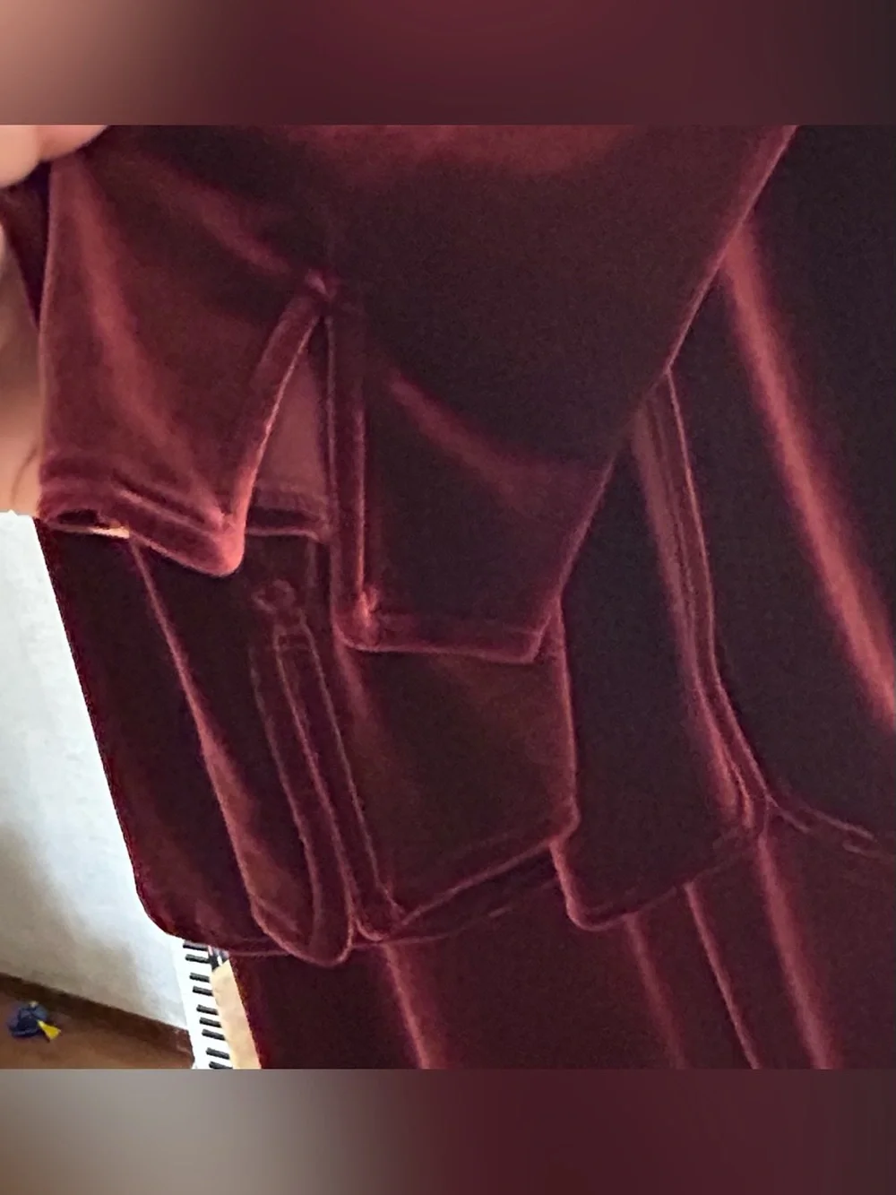 READ DESCRIPTIONSusan Graver Velvet Button-Up Fancy Lounge Set in Deep Burgundy